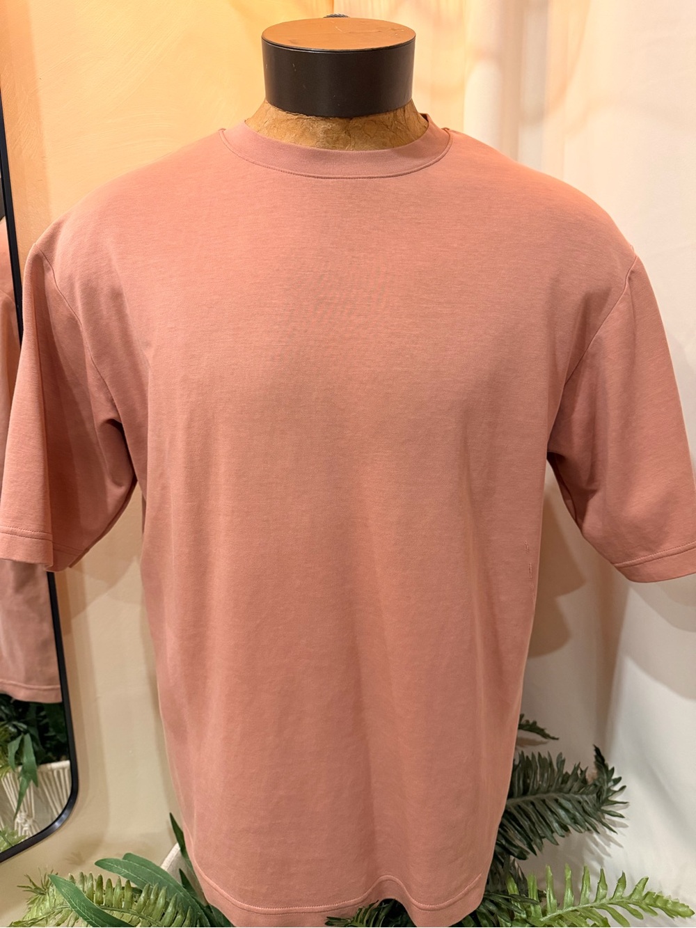 Uniqlo Men's Crewneck Tee - Rose Pink